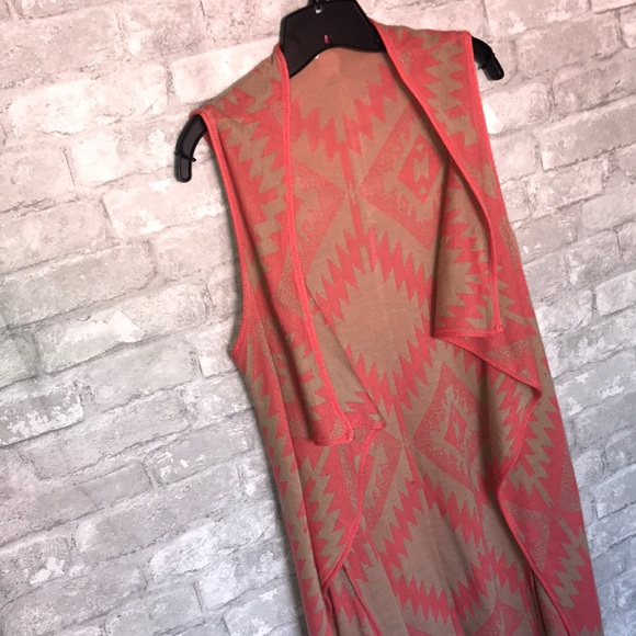 Tribal print high low sleeveless cardigan - Picture 3 of 8